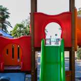 Negli anni 90 il parco venne poi interamente recintato e al posto della pista furono installate le giostrine tutt�oggi presenti